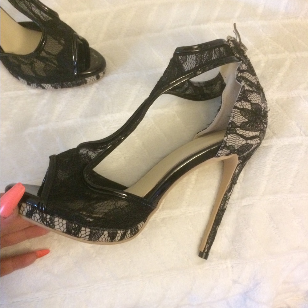 🔥Black Open Toe Cutout Lace Heels🔥 - Picture 2 of 3